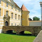 Leonardo Hotel